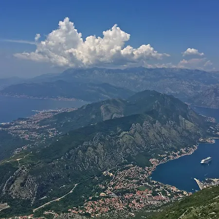 Appartamento Melodia del Mare Cattaro Esterno foto