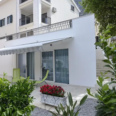 Appartamento Melodia del Mare Cattaro Esterno foto