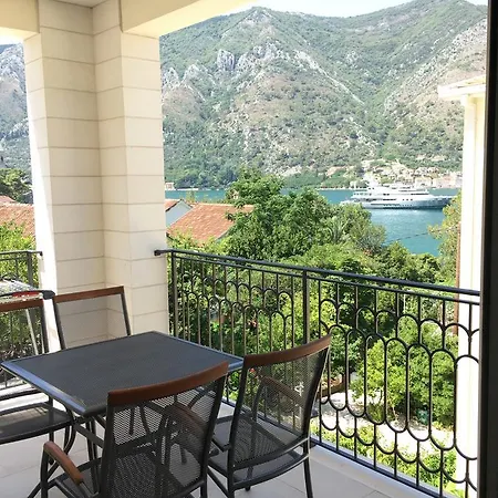 Appartamento Melodia del Mare Cattaro Esterno foto